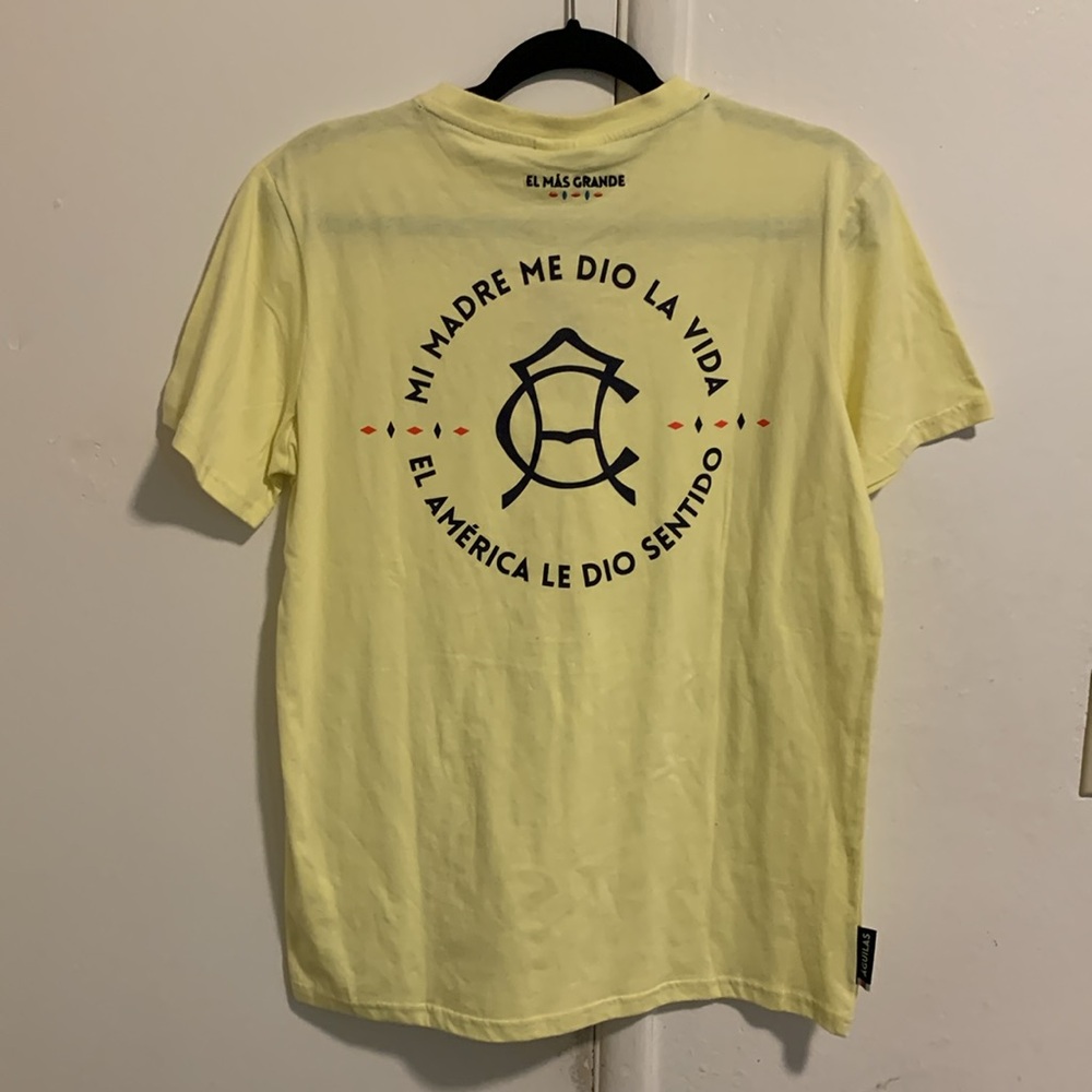 ⚡️Men’s Club America Yellow T-Shirt with Black Logo! NWT